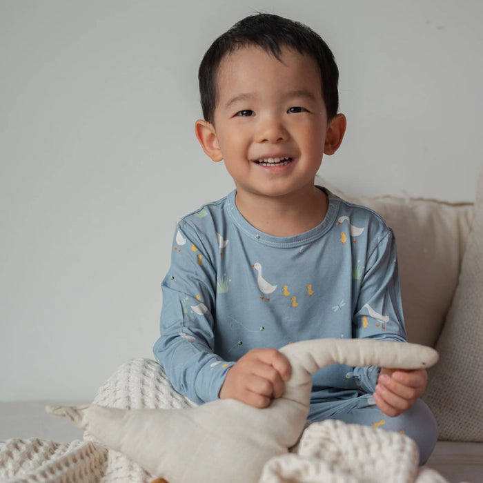 Roobear Two-Piece Bamboo Pajamas | Blue Little Hatchling