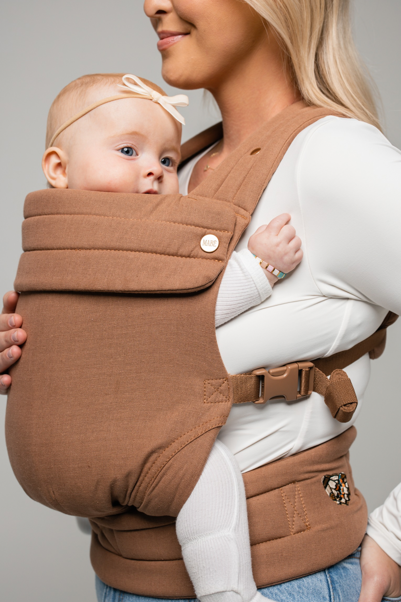 The Monarch Carrier | Mocha