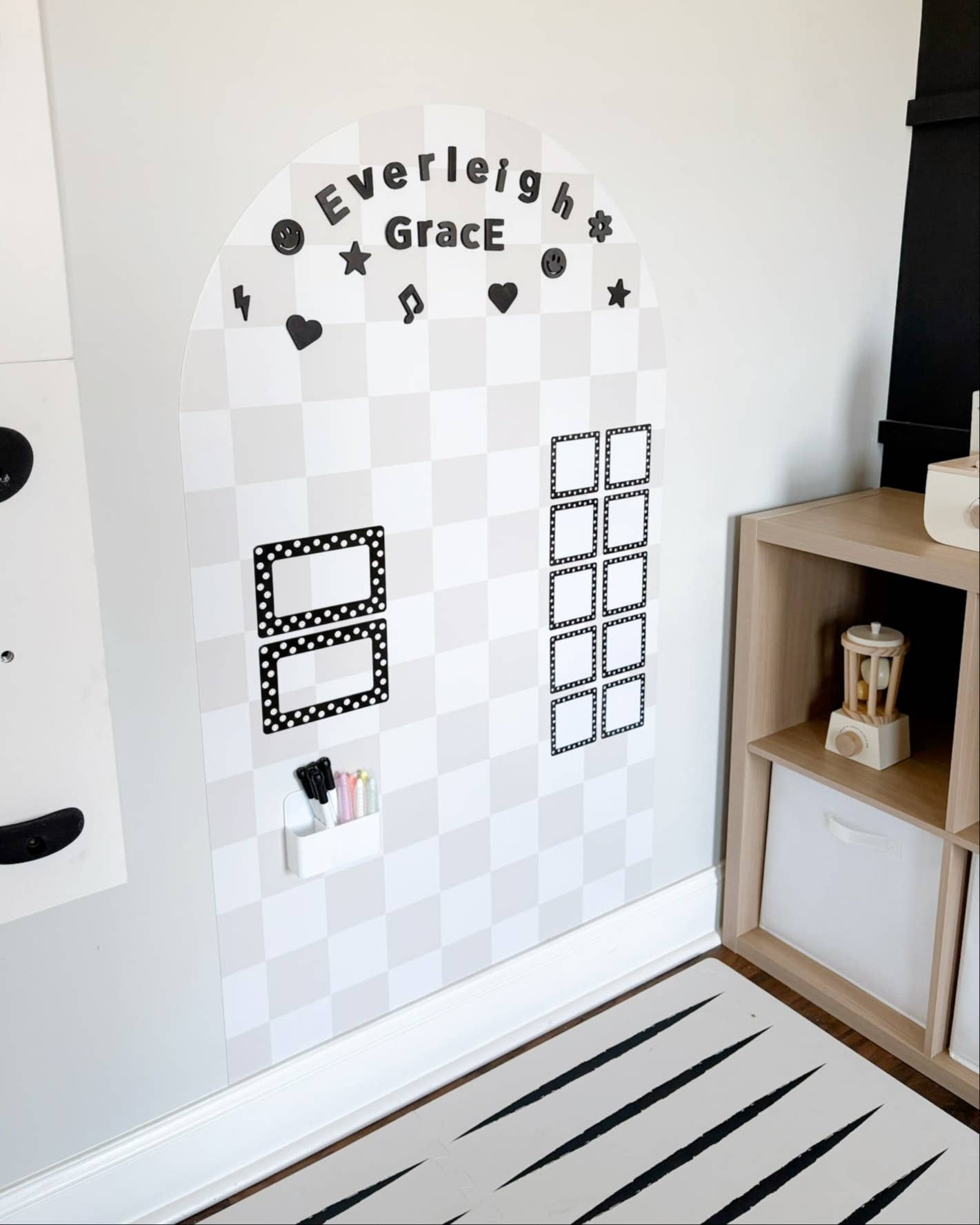 Mega Magic Playwall | Daisy