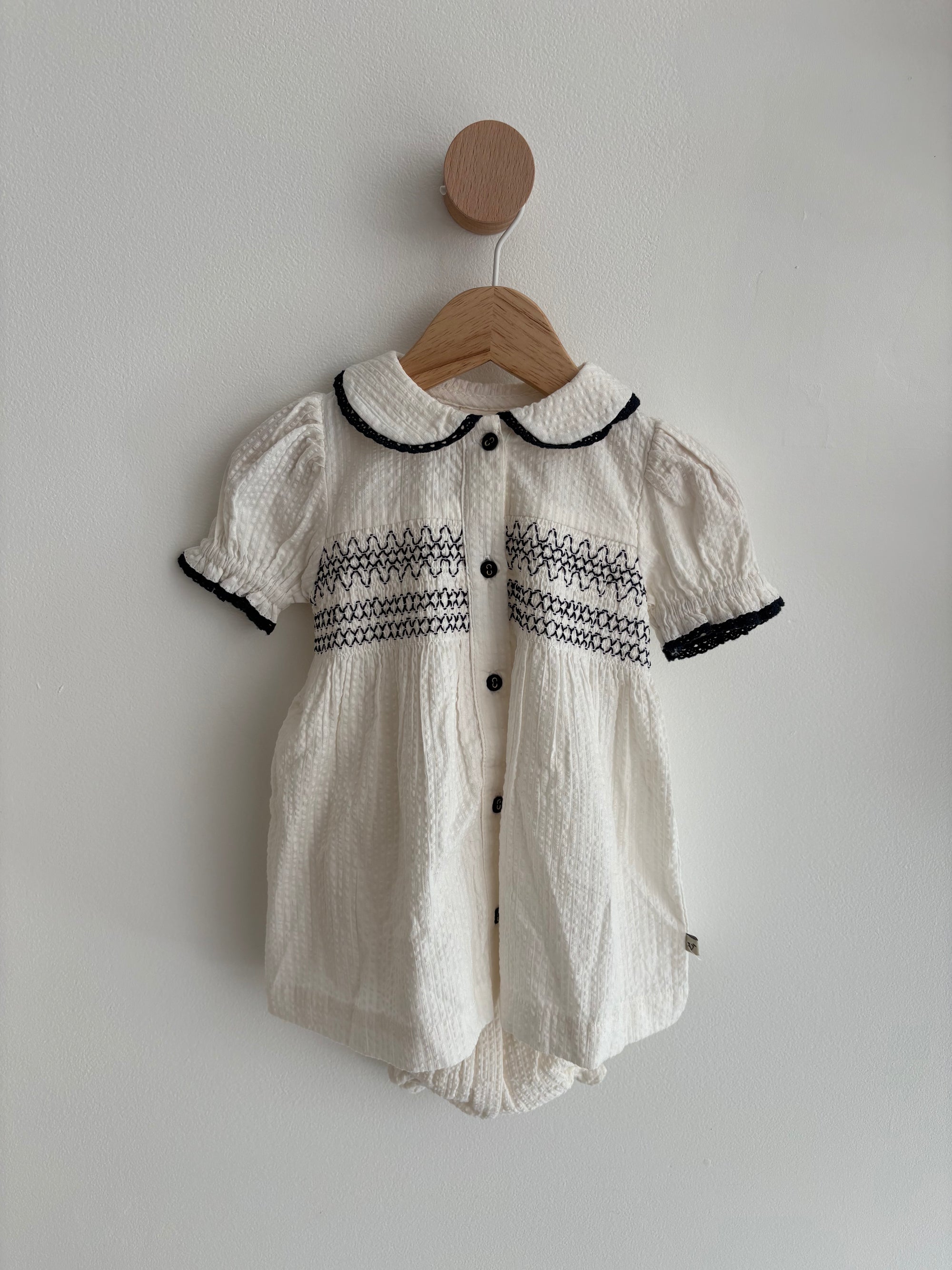 Viverano | Celine White Seersucker Smocked Baby Dress + Bloomer 3-6M