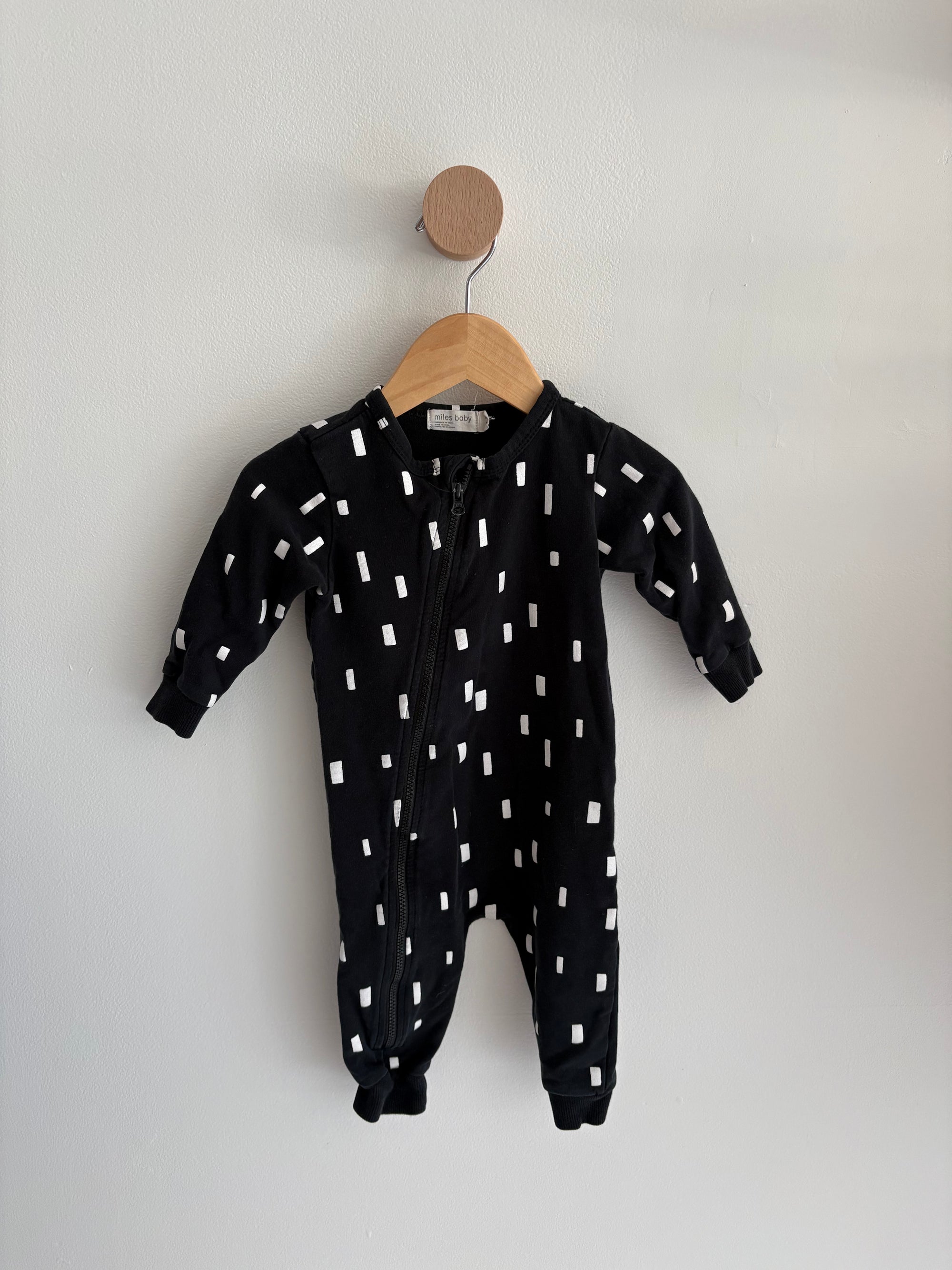 Miles Baby Sleeper | Black with White Rectangle Pattern 9M