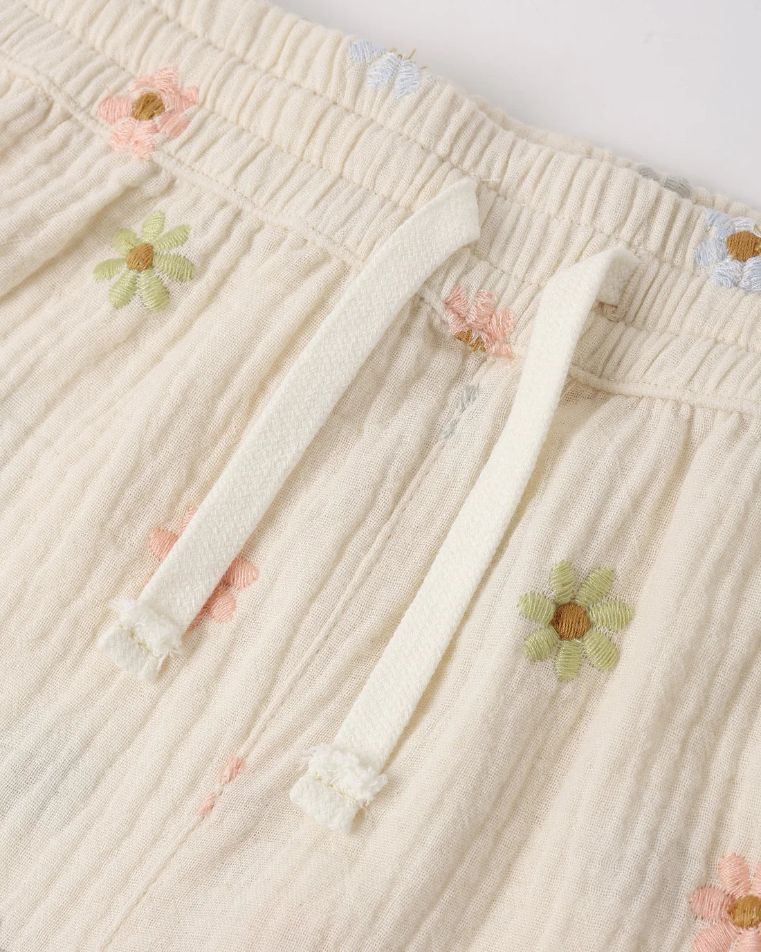 Kayli Set || Embroidered Daisies