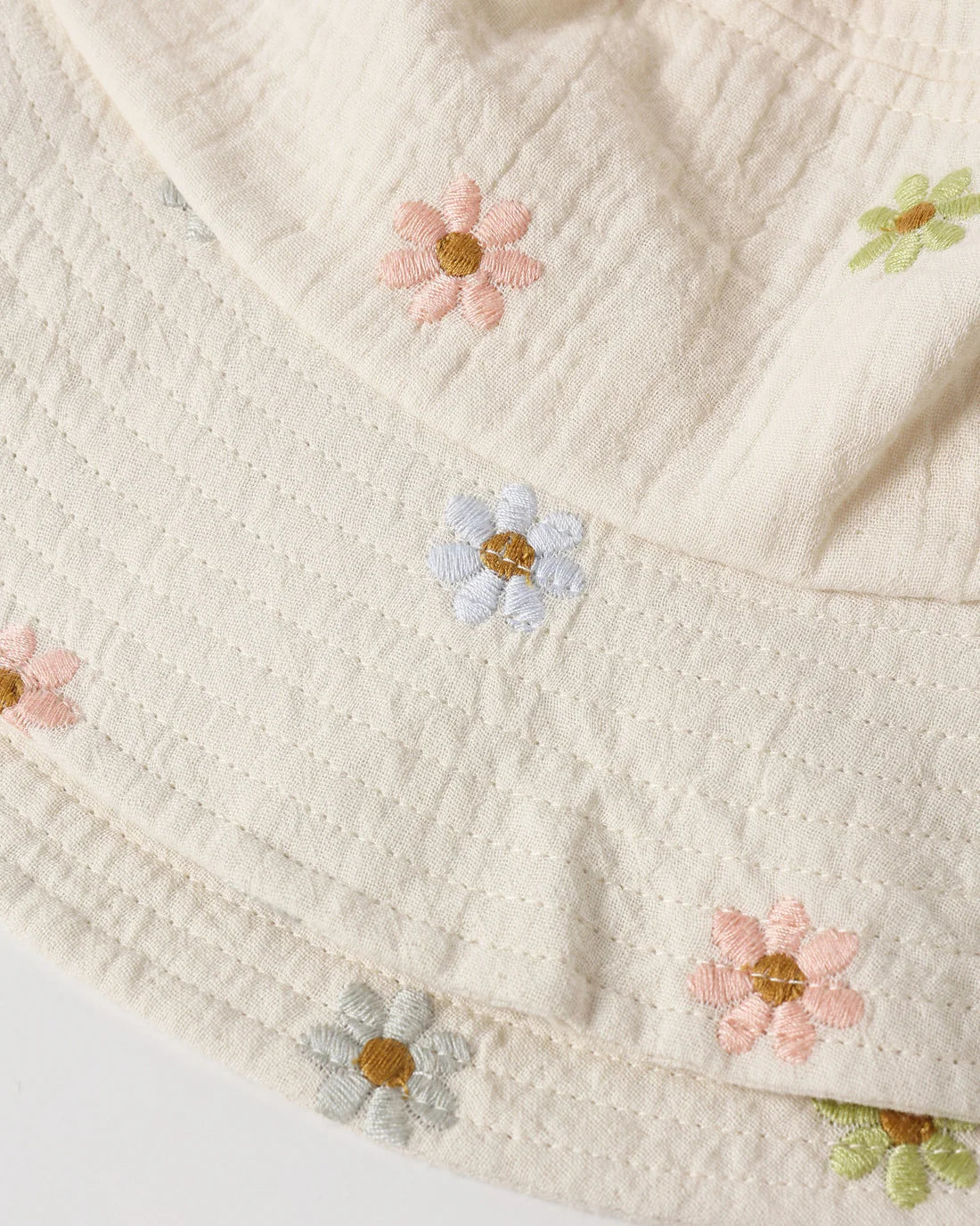 Bucket Hat || Embroidered Daisies