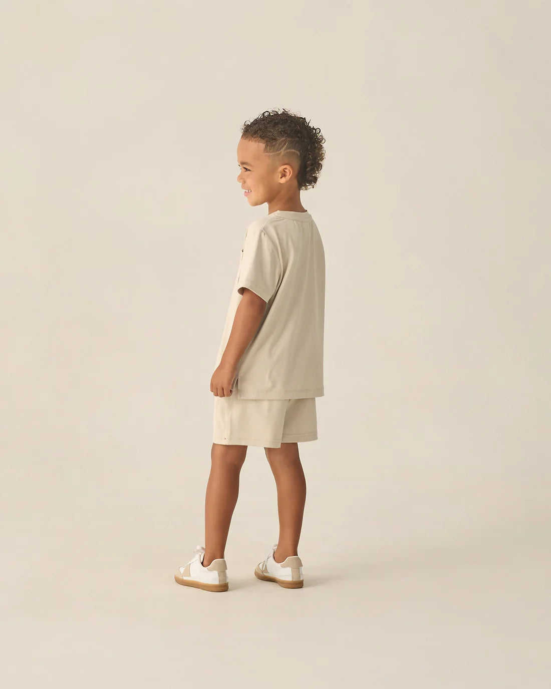Oceanside Tech Short || Heathered Pebble