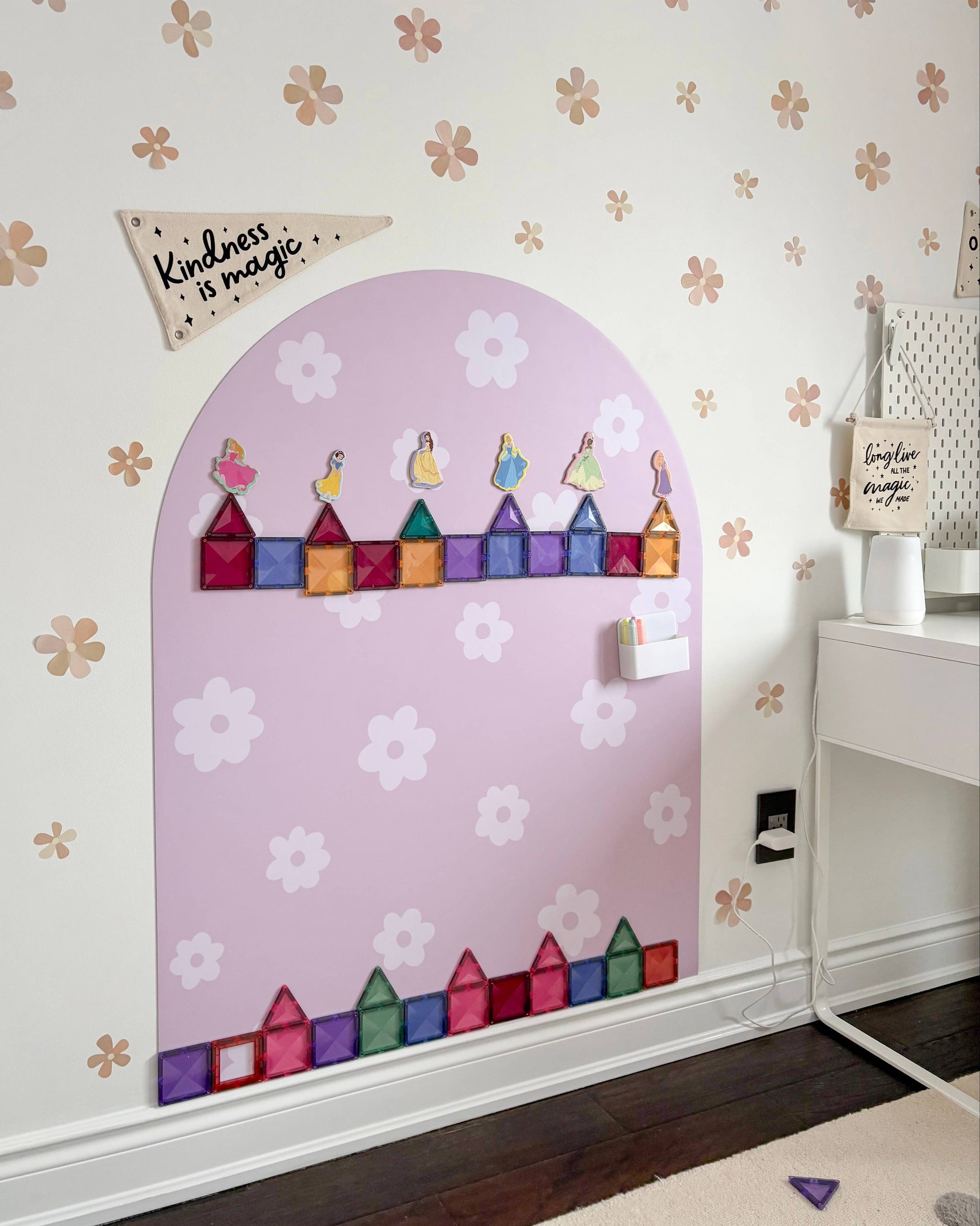 Mega Magic Playwall | Daisy